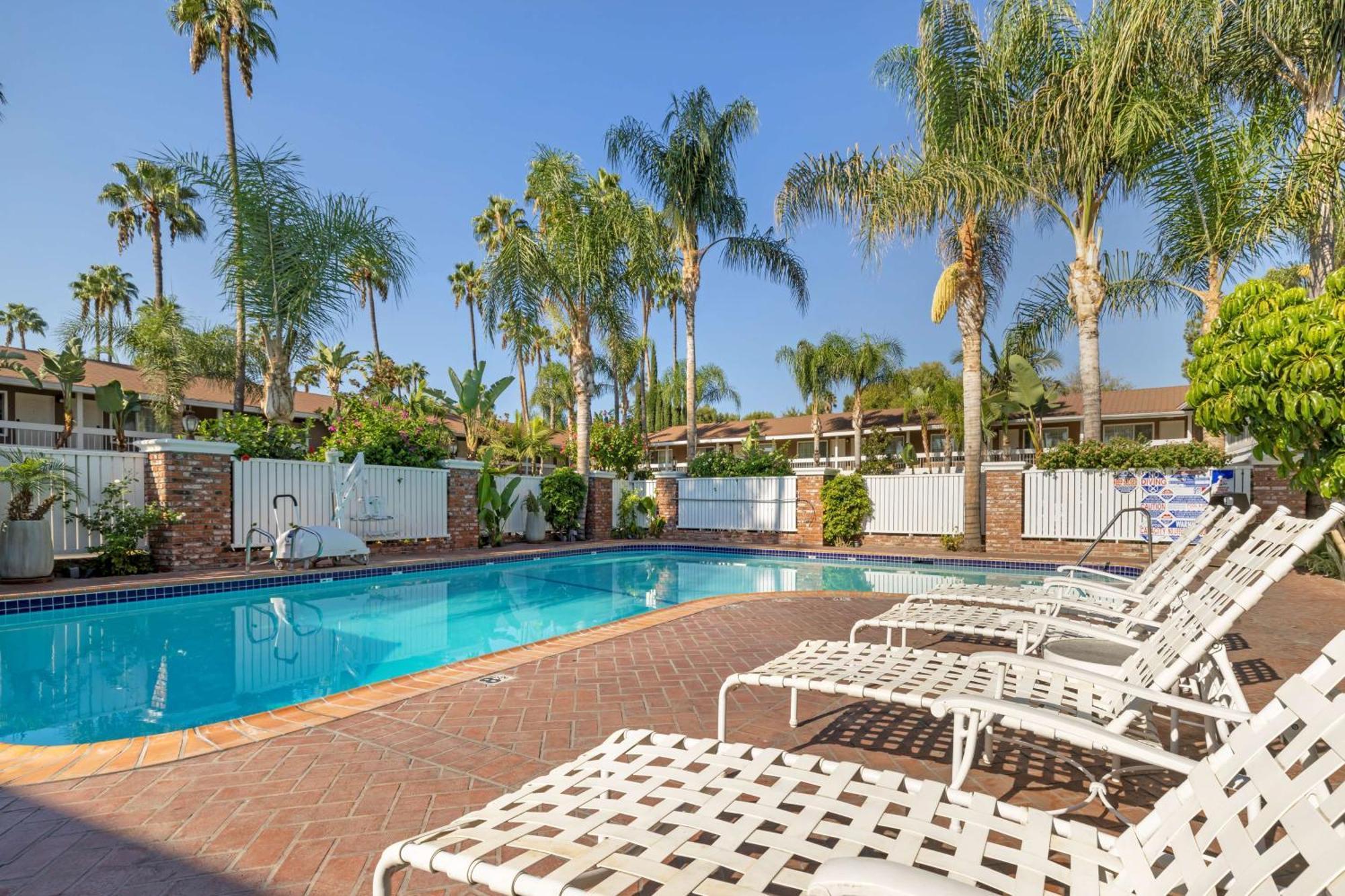 Best Western Plus Carriage Inn Los Angeles Exterior foto