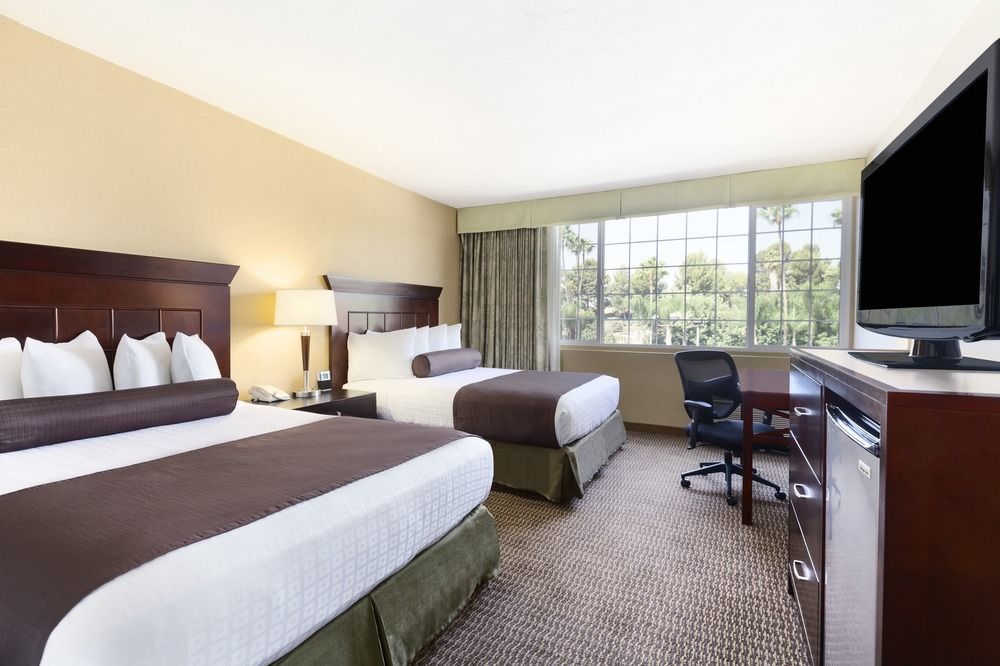 Best Western Plus Carriage Inn Los Angeles Exterior foto